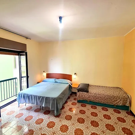 Giallo - Proppro Srl - Fronte Maree Apartman *